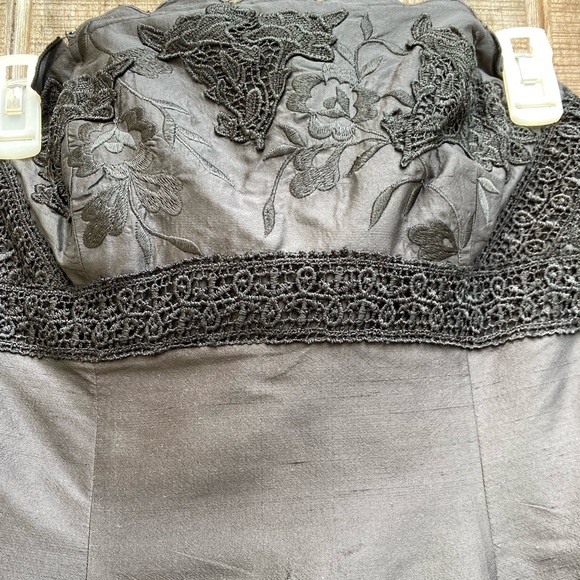 SHANI 100% silk hand beaded strapless dress - Picture 14 of 15